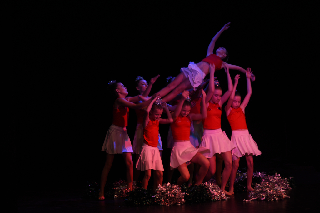 Novoroční taneční show na YouTube